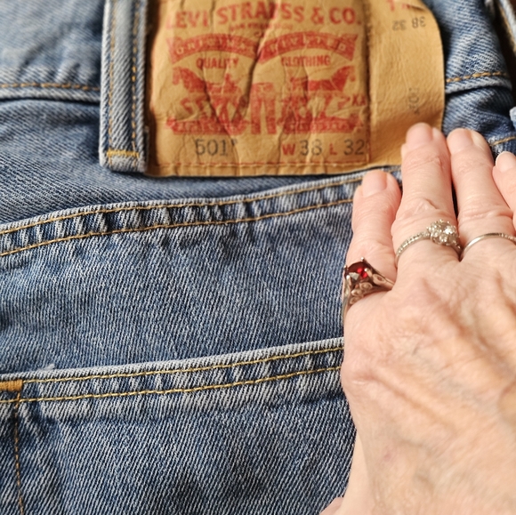 Mens levis 501 button fly jeans - Picture 7 of 10